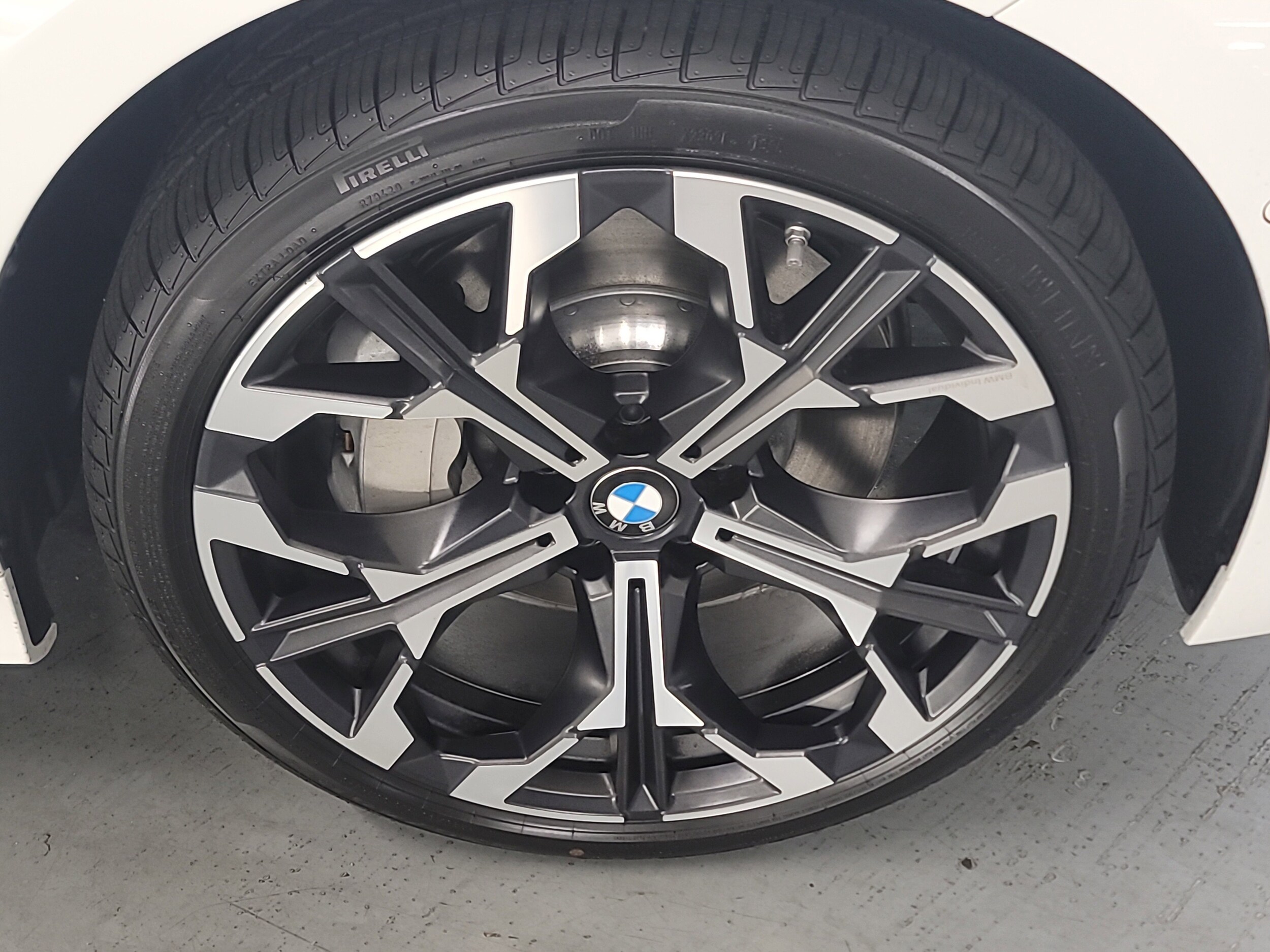 2025 Bmw 330i photo 3