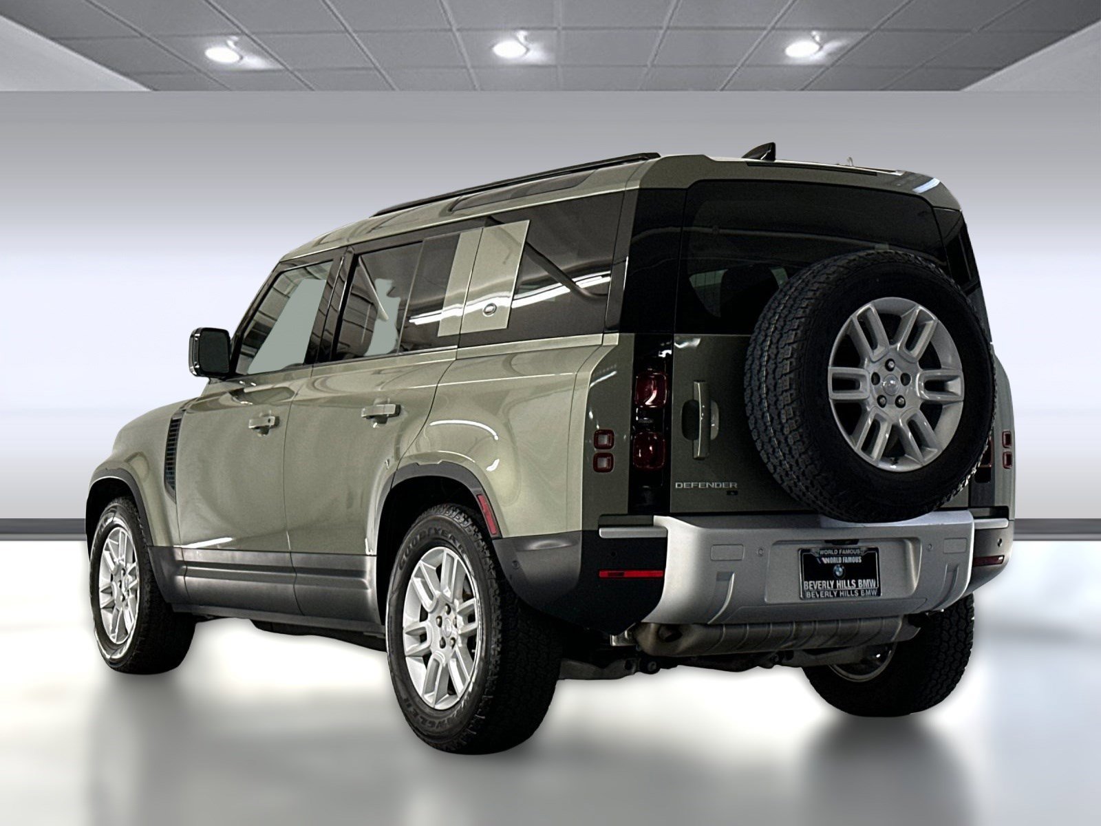 2020 Land Rover Defender S photo 3