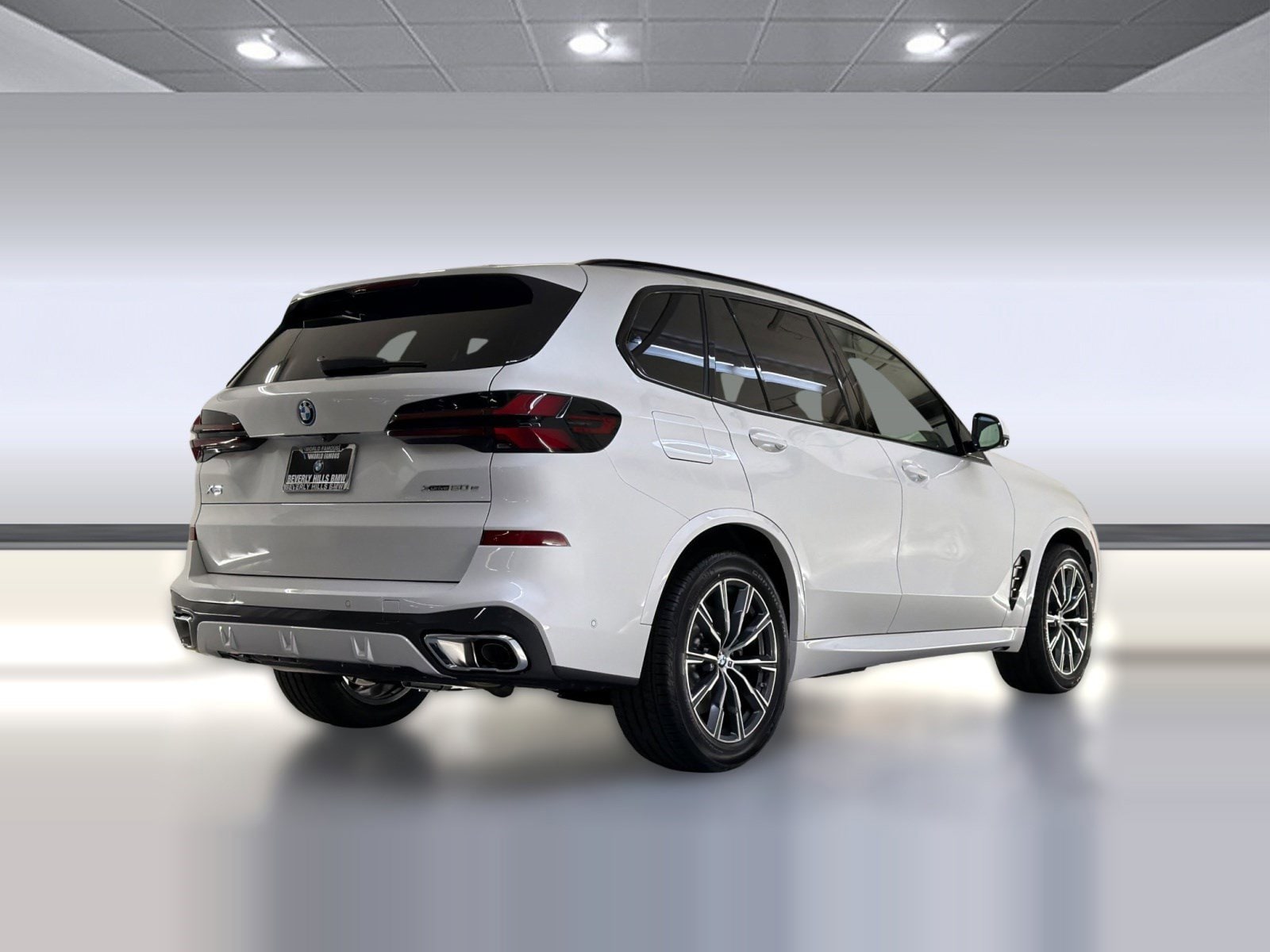 2026 BMW X5 PHEV xDrive50e photo 3