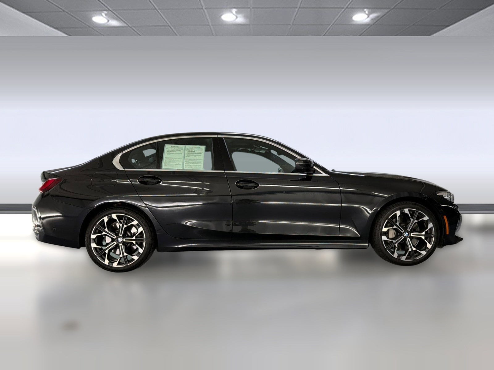 2025 BMW 330i photo 3