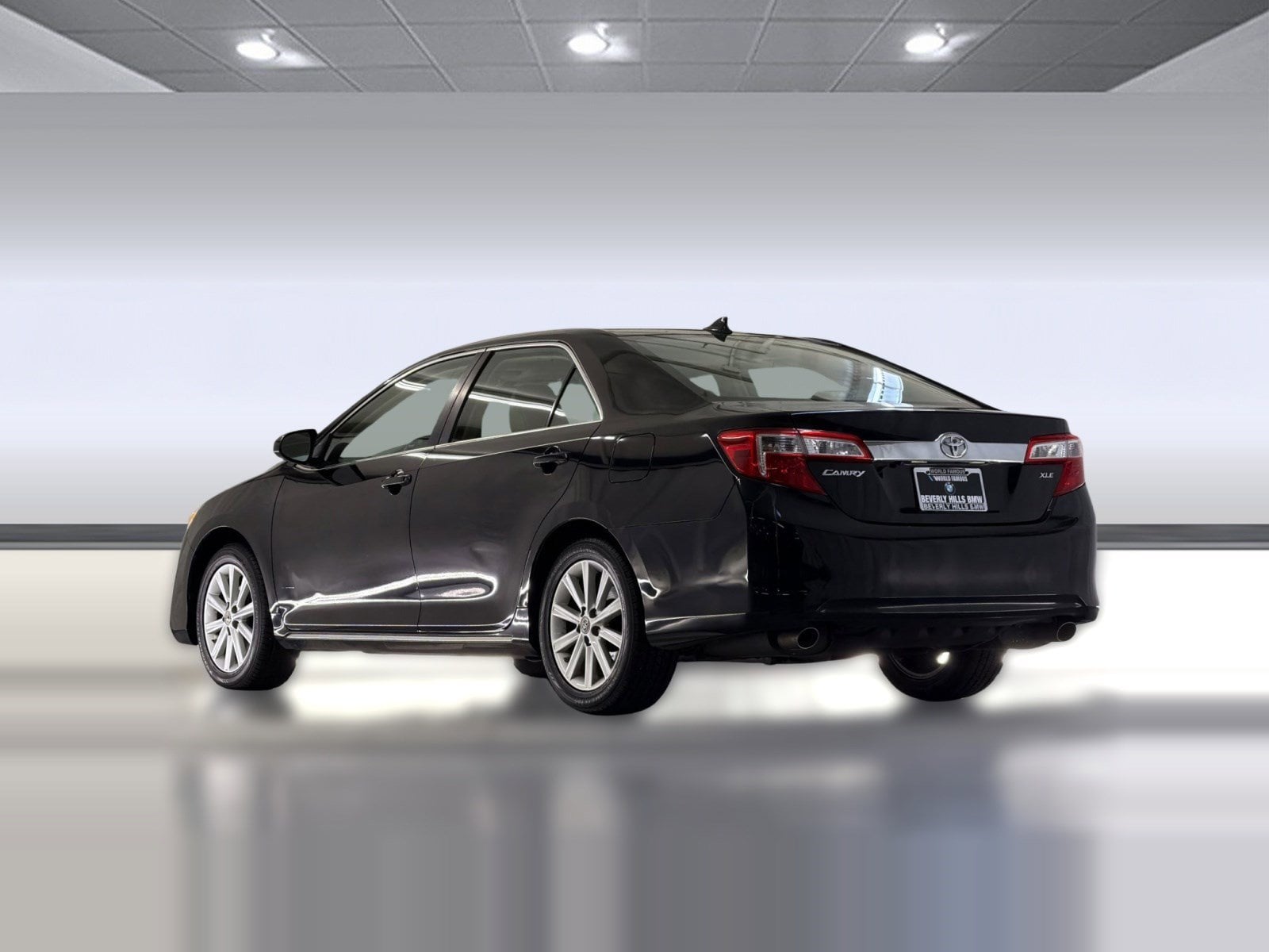 2012 Toyota Camry XLE photo 2