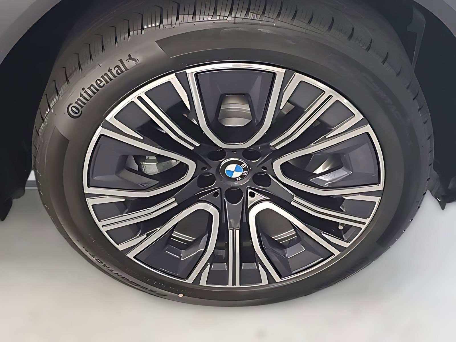 2025 BMW X3 30 xDrive photo 2