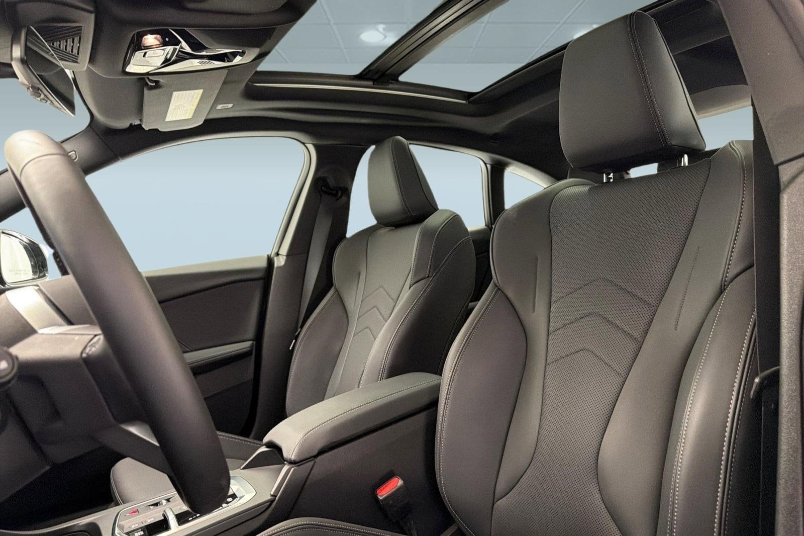 2025 BMW 228i xDrive photo 4