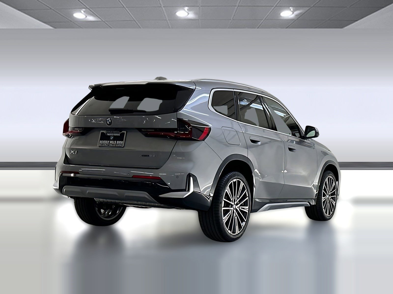 2025 BMW X1 xDrive28i photo 3