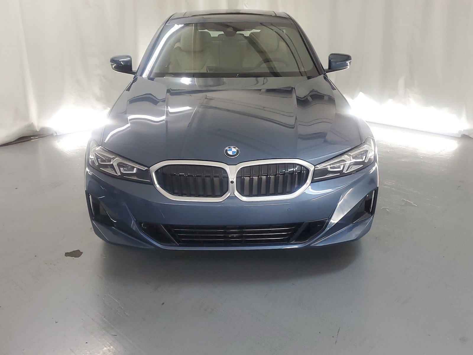 2025 Bmw 330i photo 2