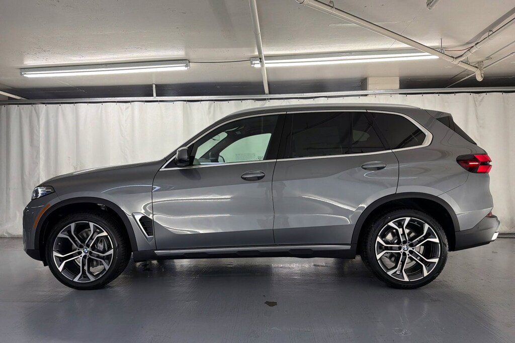 New 2026 BMW X5 sDrive40i SUV