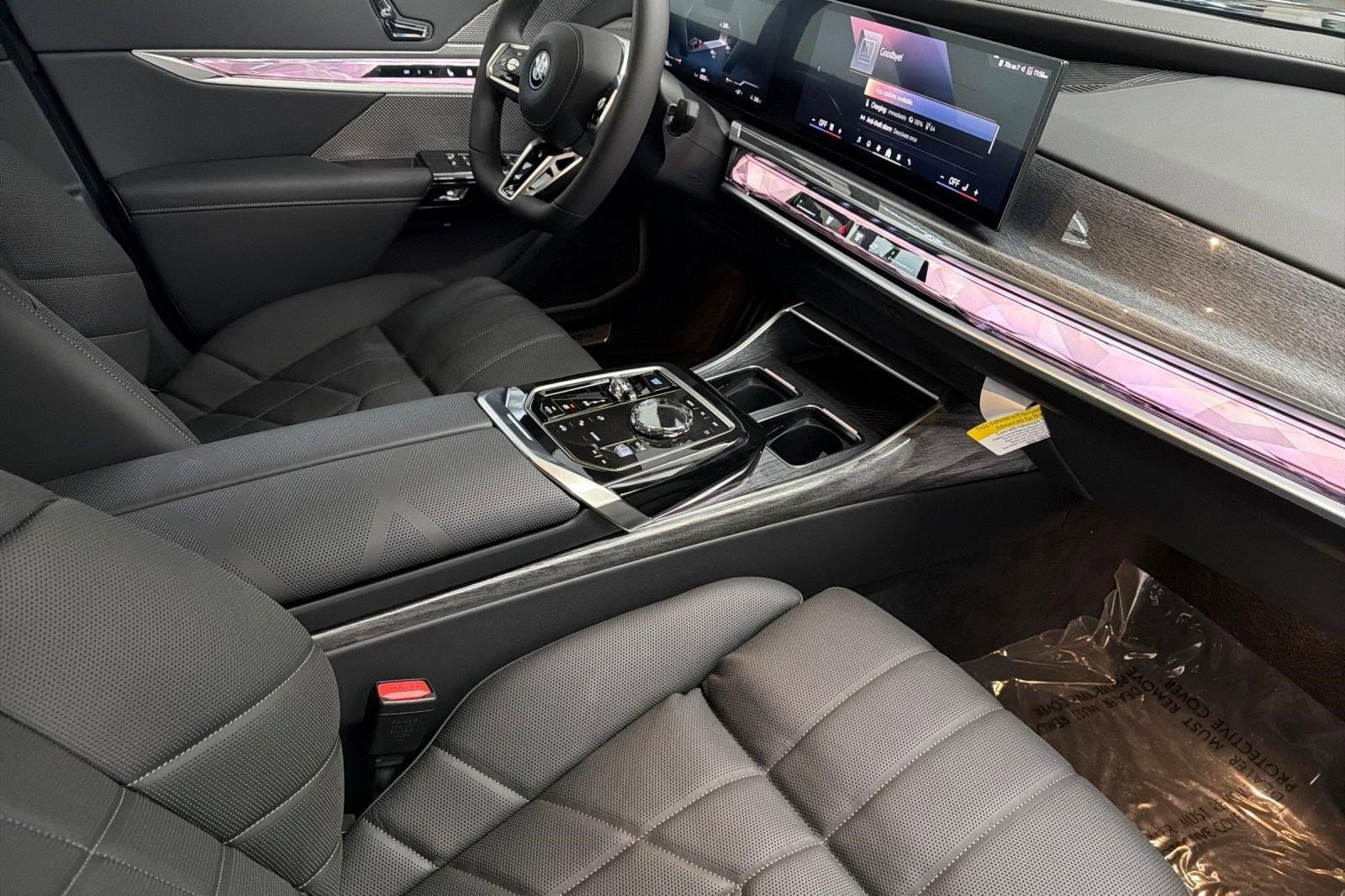 2025 BMW i7 50 - Photo 27