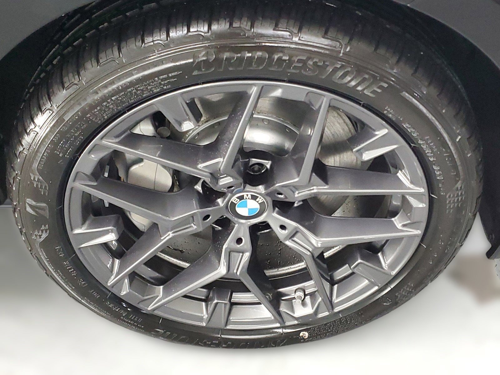 2025 Bmw 330i photo 3