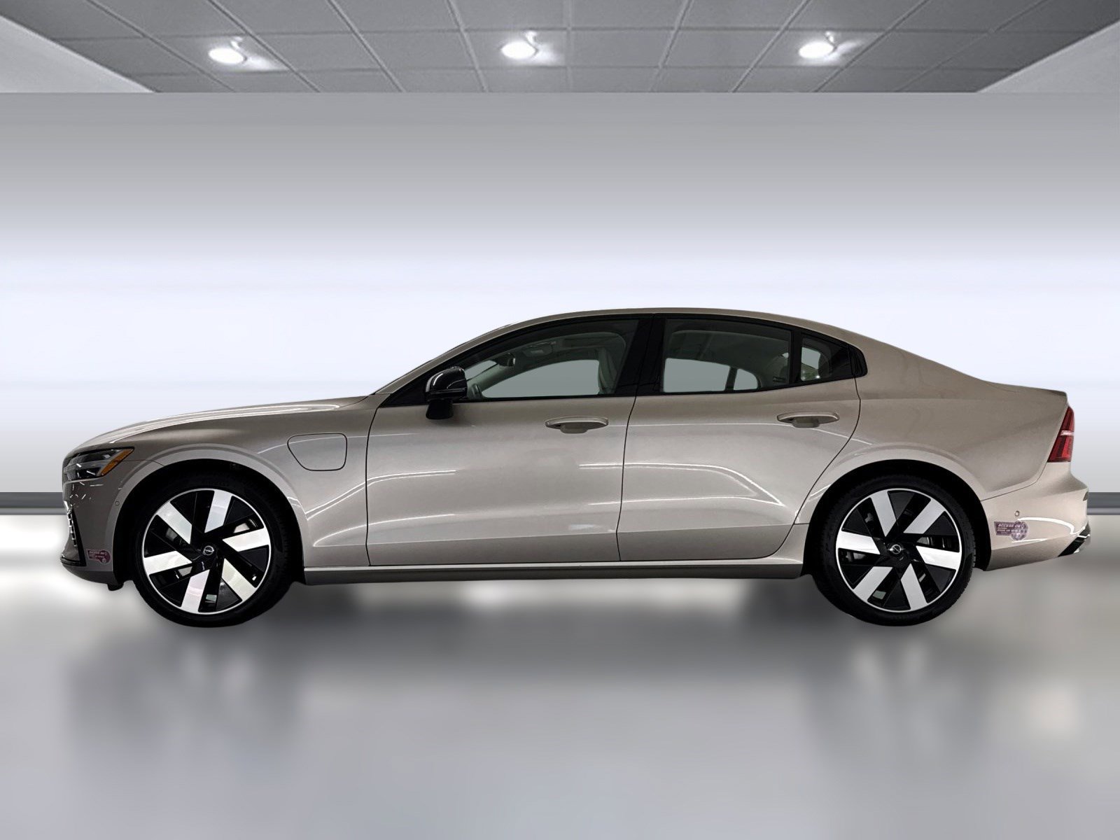 2024 Volvo S60 T8 Ultimate photo 2