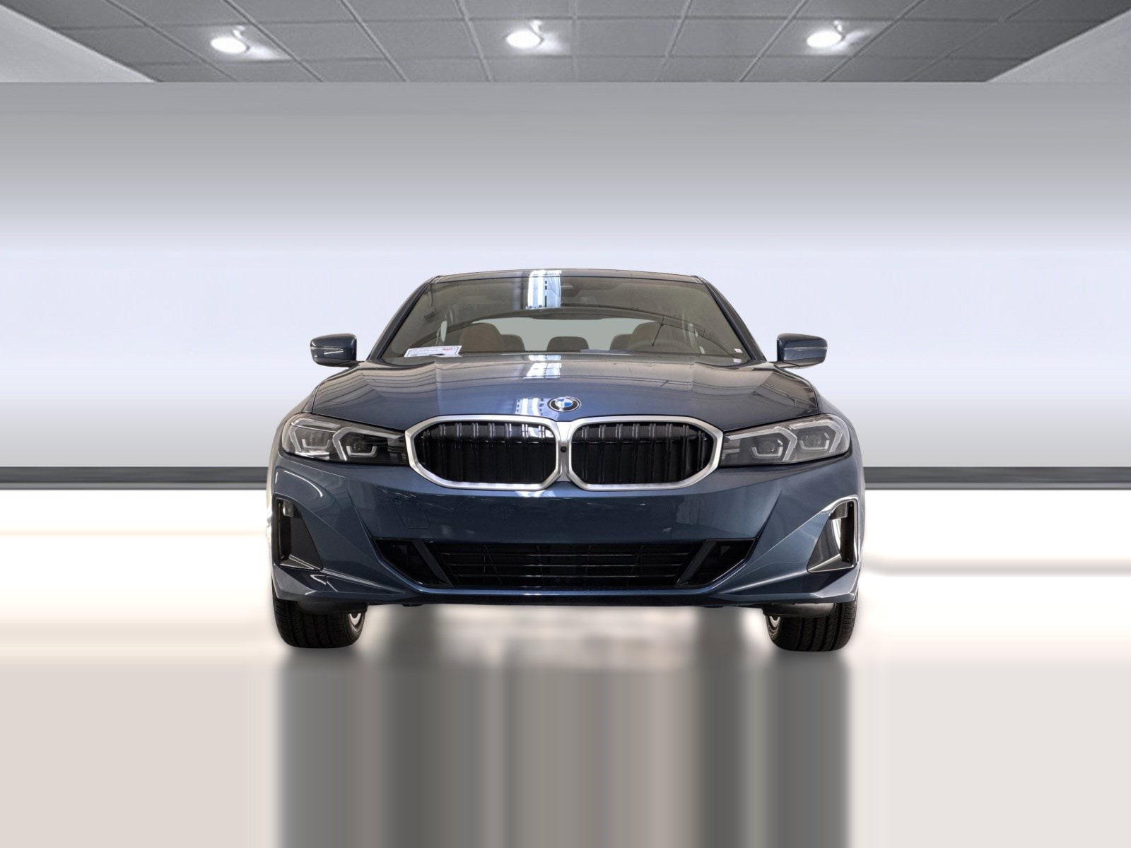 2026 BMW 330i photo 4