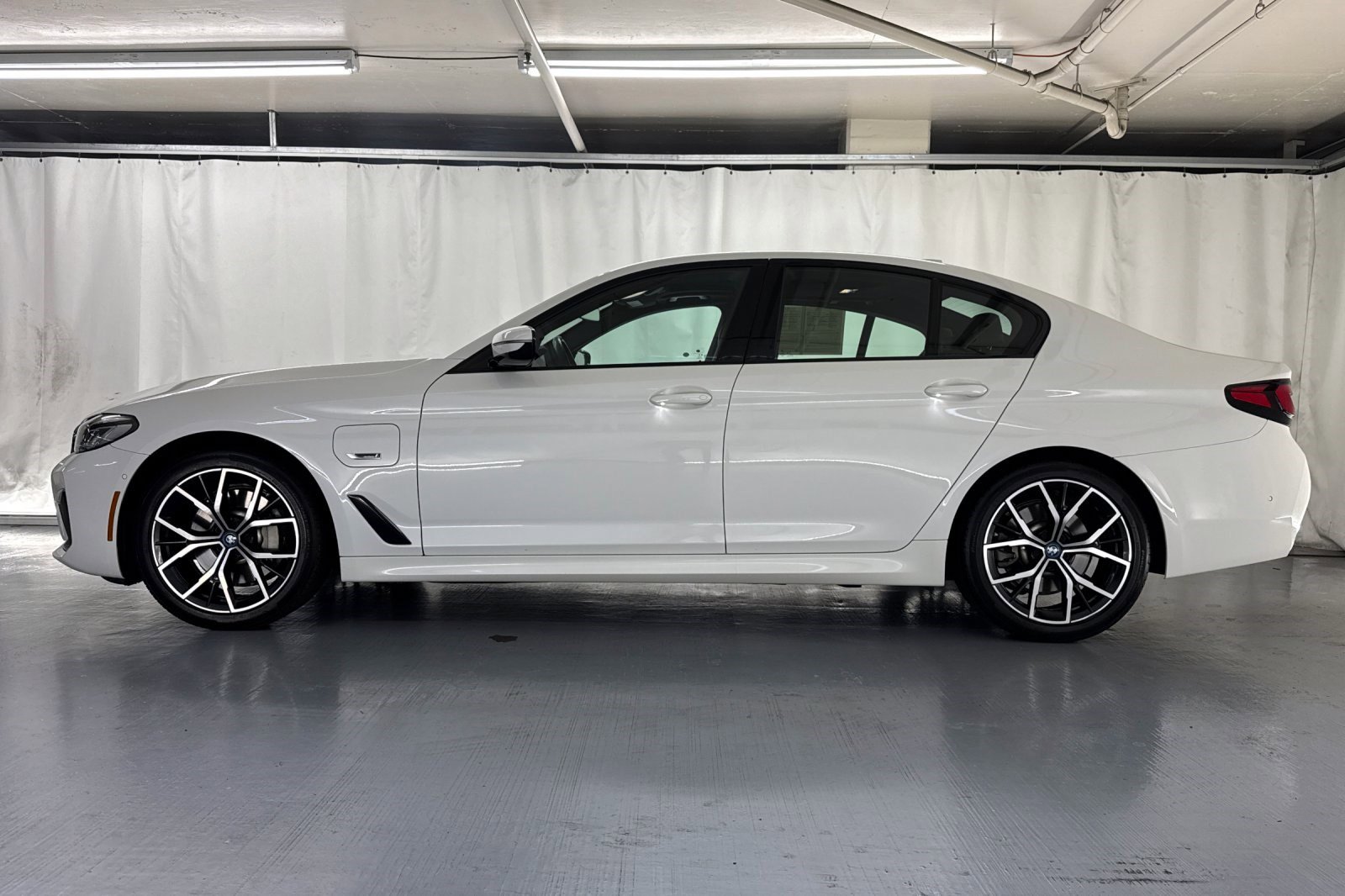2023 Bmw 530e xDrive photo 2