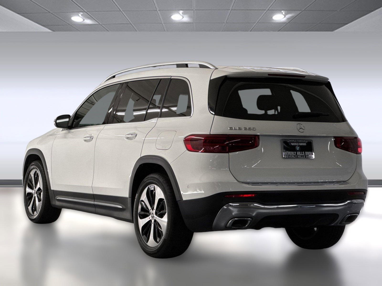 2024 Mercedes Benz GLB 250 photo 3