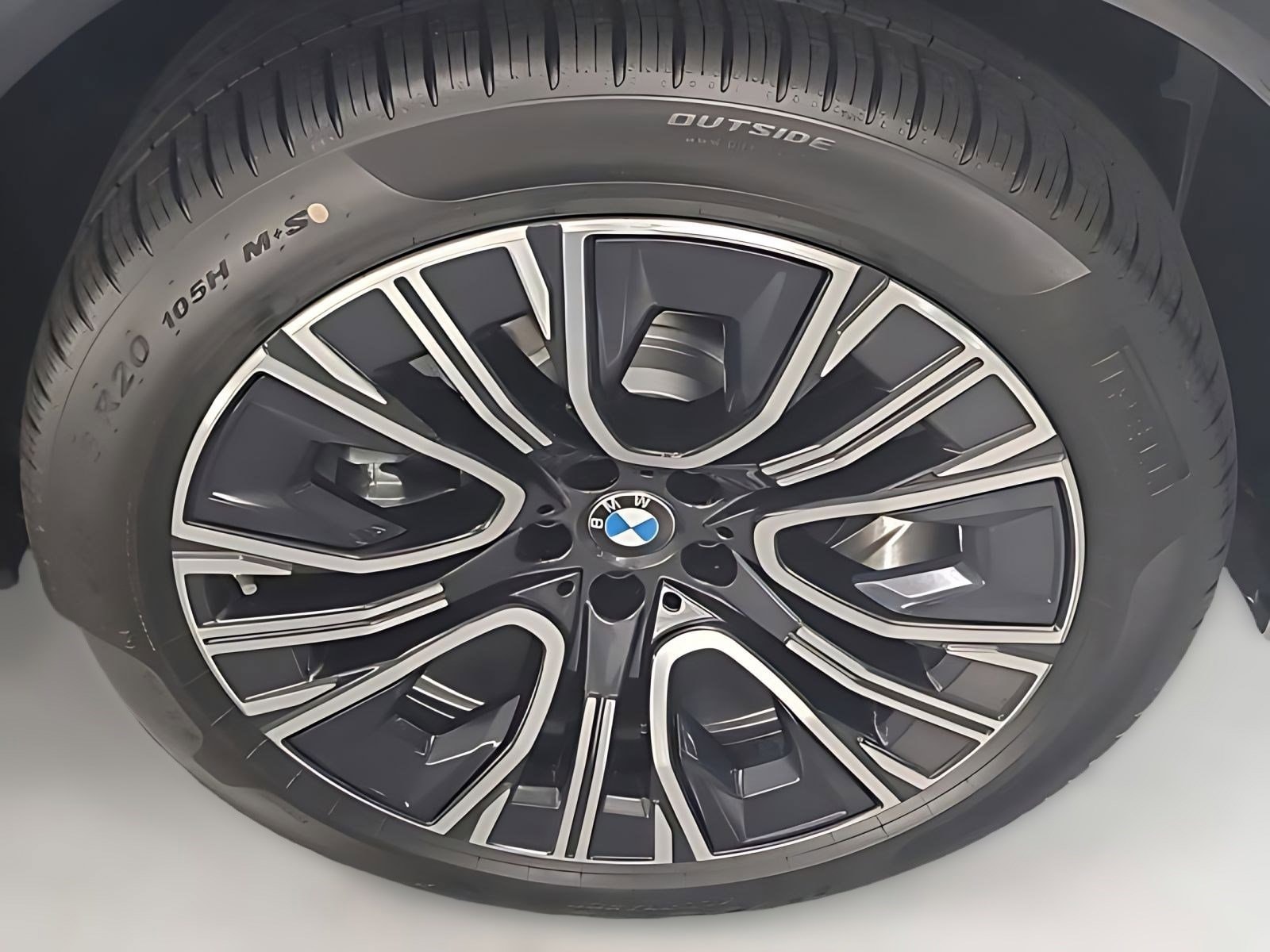 2025 BMW X3 30 xDrive photo 2