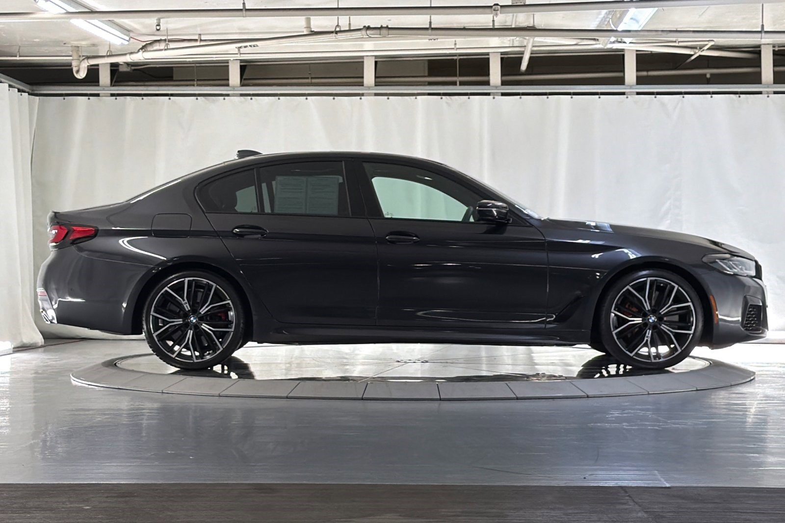 2023 BMW 540i photo 3