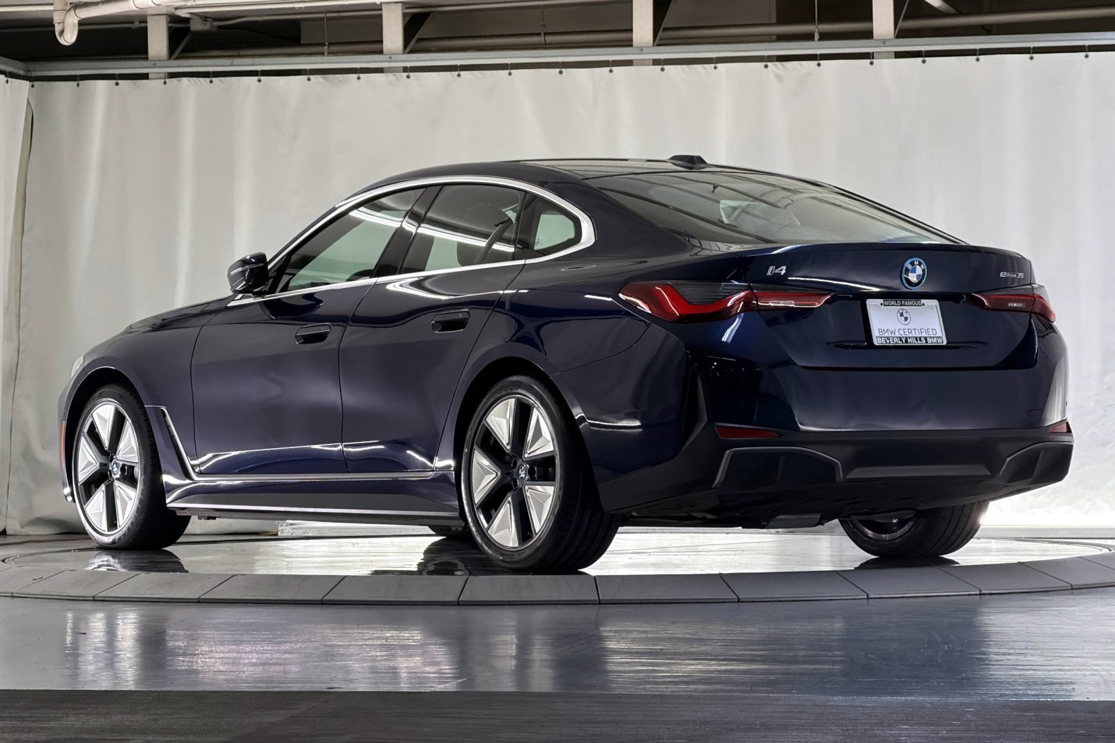 2023 BMW i4 photo 2