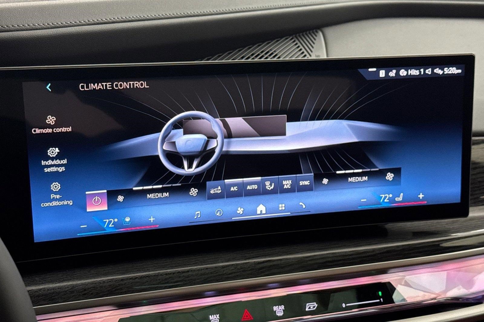 2026 BMW 7 Series 750e - Photo 25