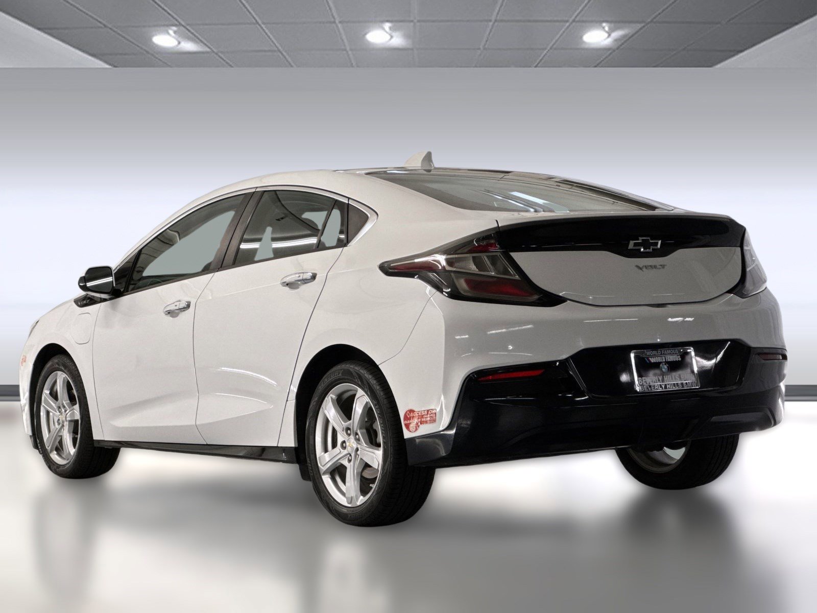 2017 Chevrolet Volt LT photo 3