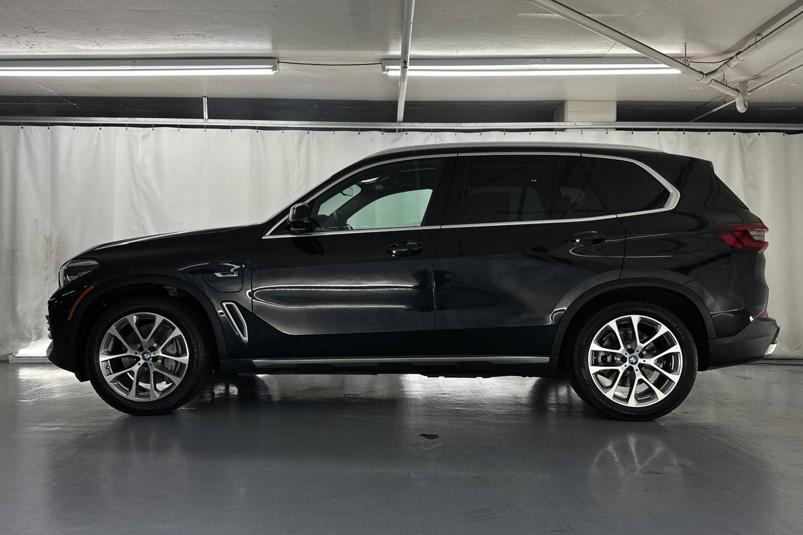 2023 Bmw X5 xDrive45e photo 2