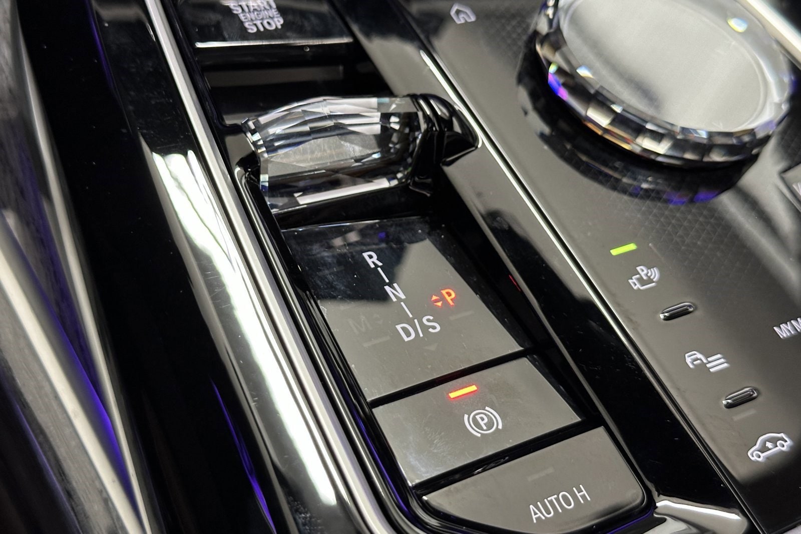 2025 BMW 7 Series 750e - Photo 19