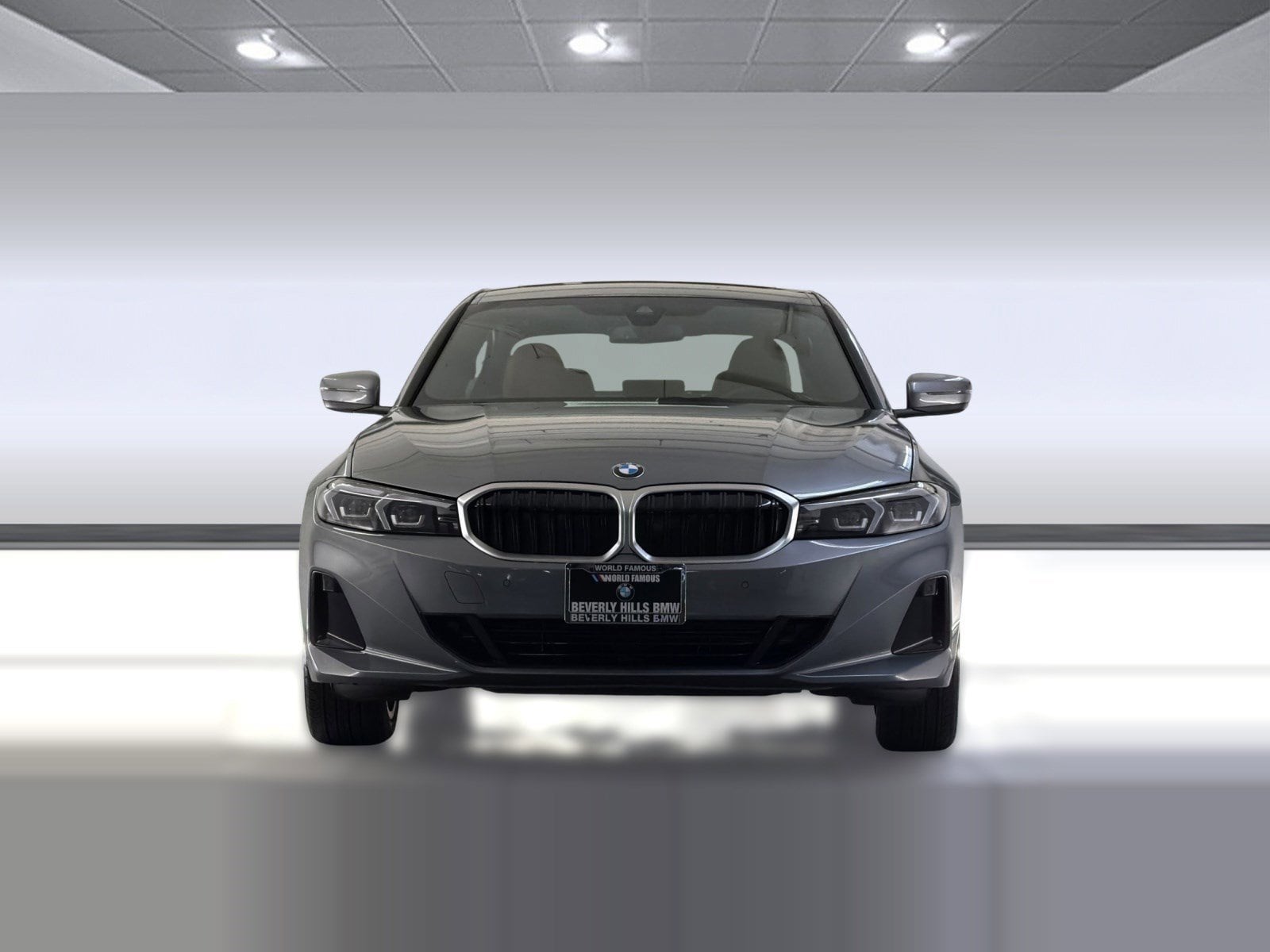2025 BMW 330i photo 4
