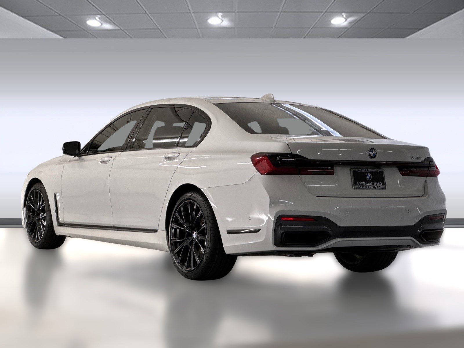 2022 Bmw 740i 7-Series photo 2