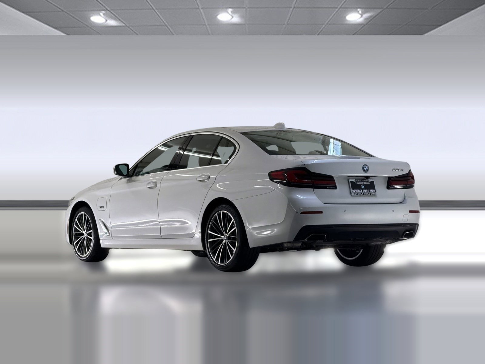 2023 BMW 530e photo 2