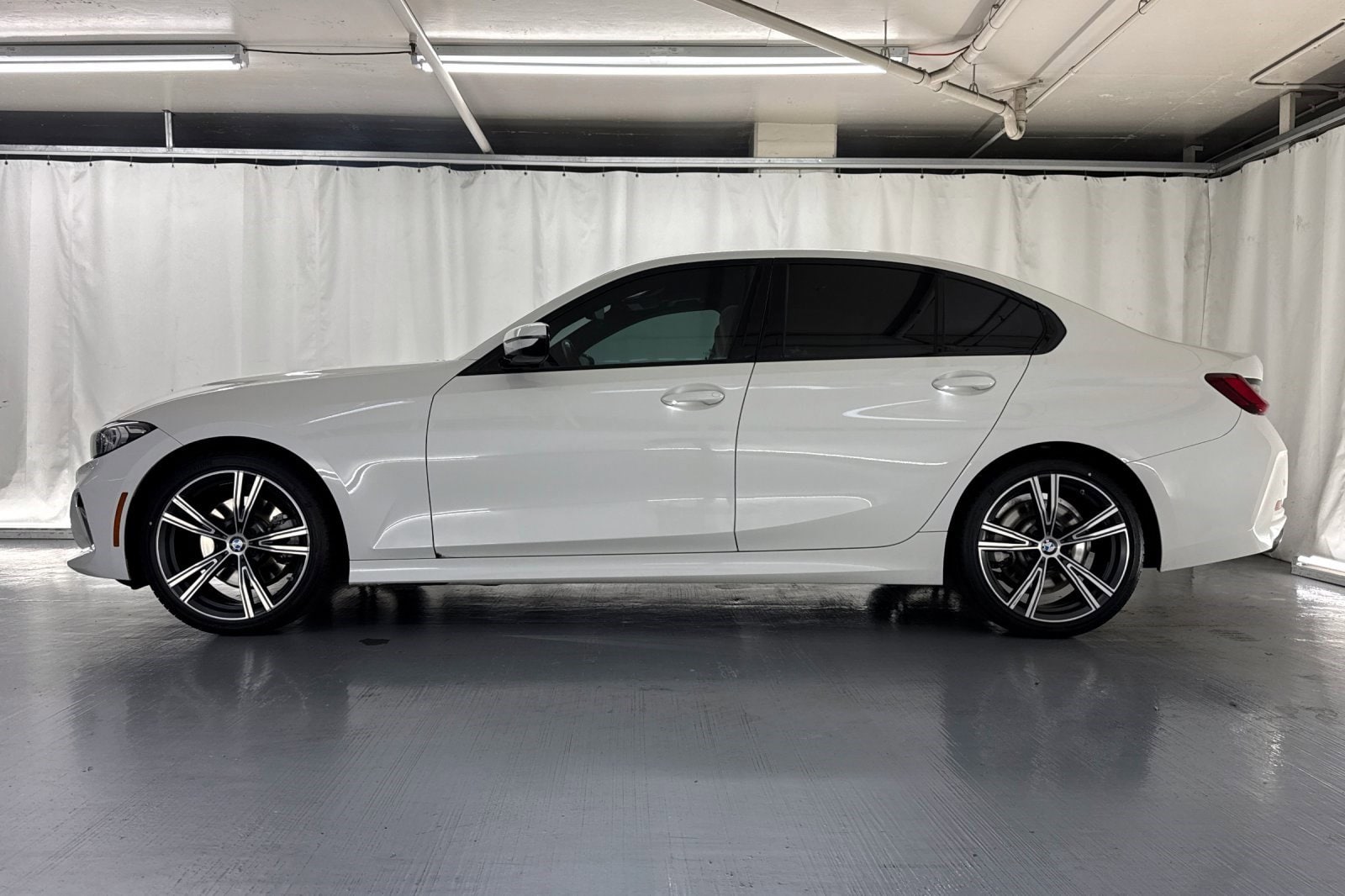 2023 Bmw 330i photo 2