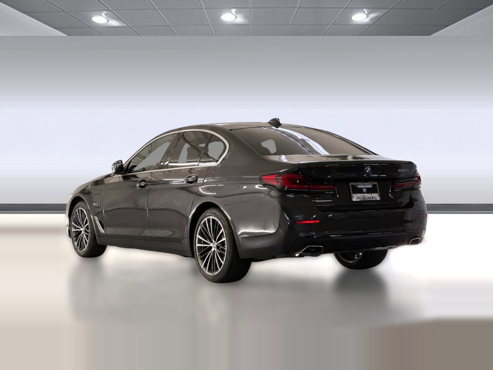 2023 BMW 530e photo 2