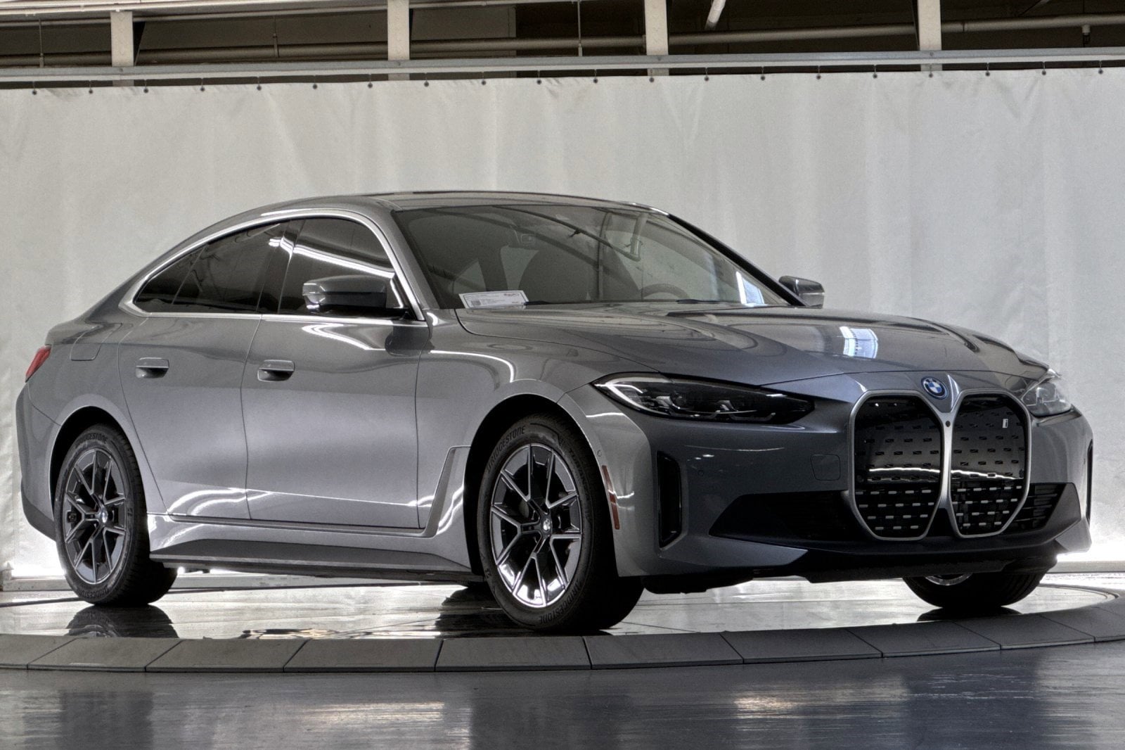 2023 BMW i4 photo 6