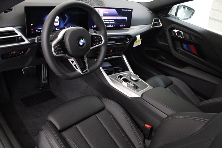 2025 Bmw 230i Coupe photo 4