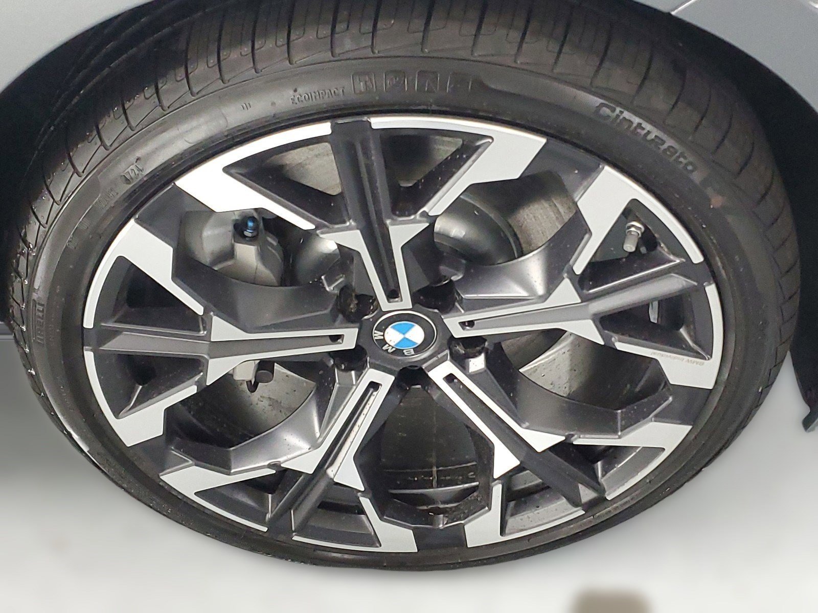 2025 Bmw 330i photo 3