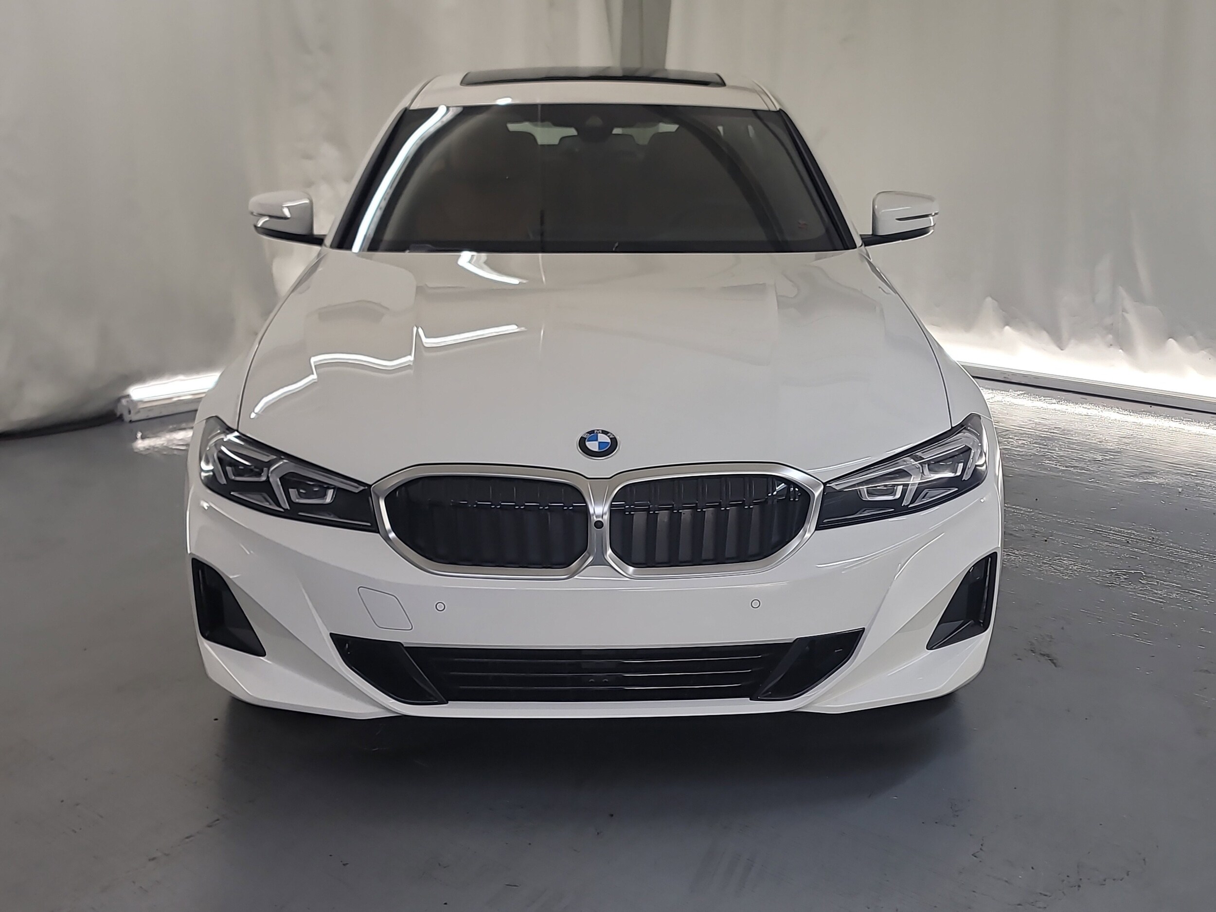 2025 Bmw 330i photo 2