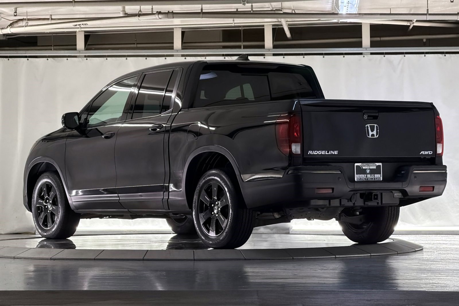 2019 Honda Ridgeline Black Edition photo 2