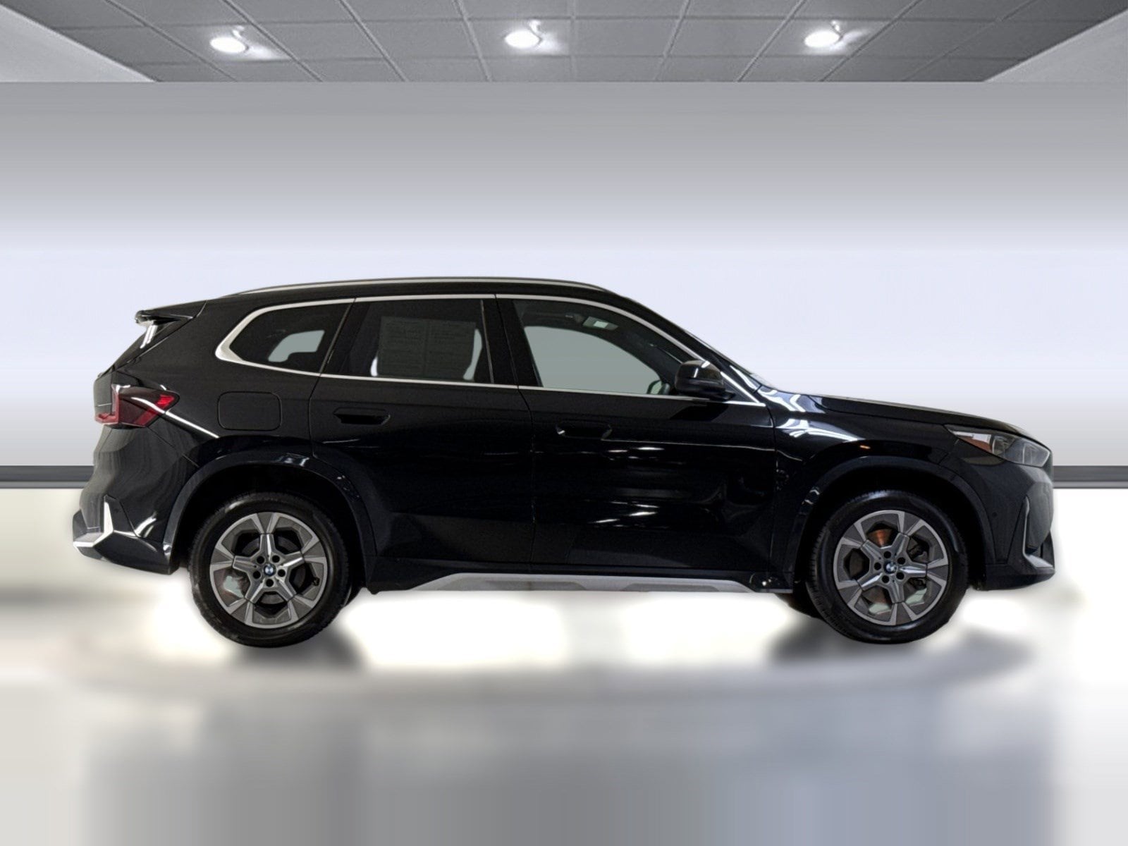 2025 BMW X1 xDrive28i photo 3