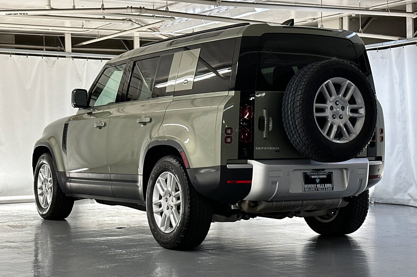 2020 Land Rover Defender S photo 3