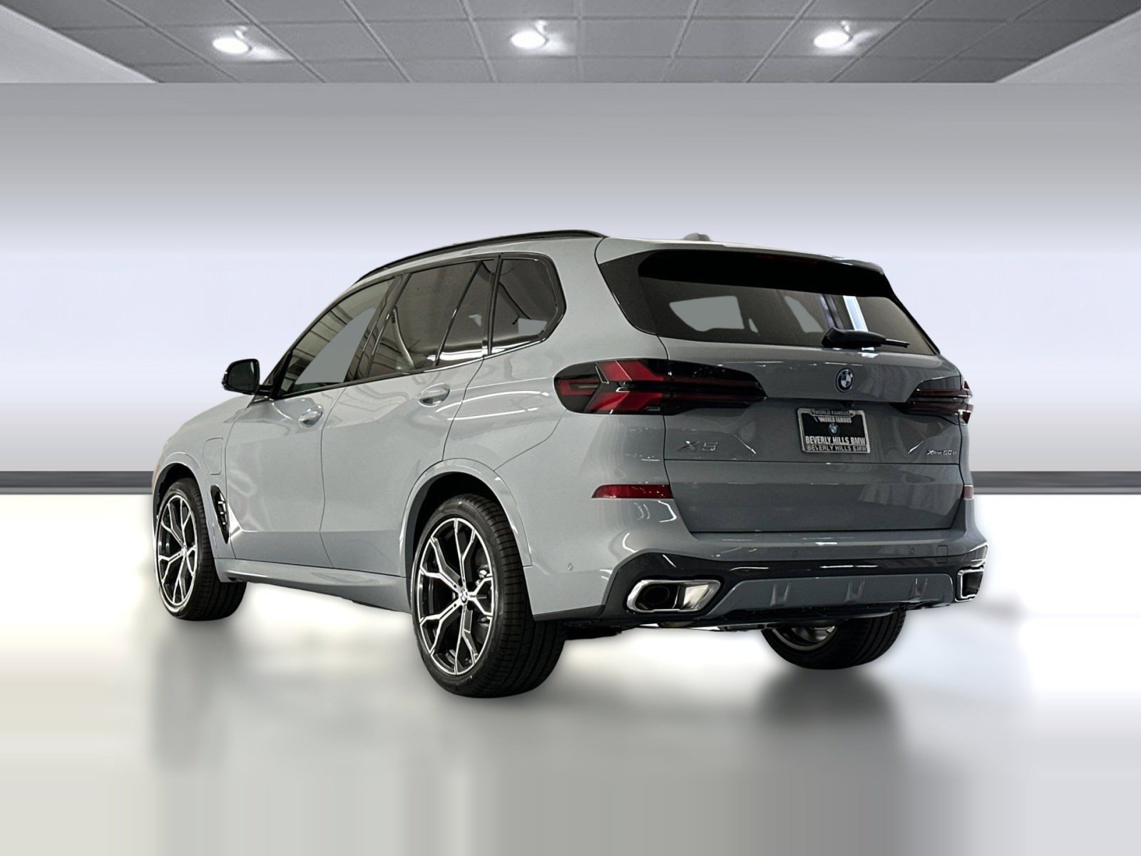 2026 BMW X5 PHEV xDrive50e photo 2