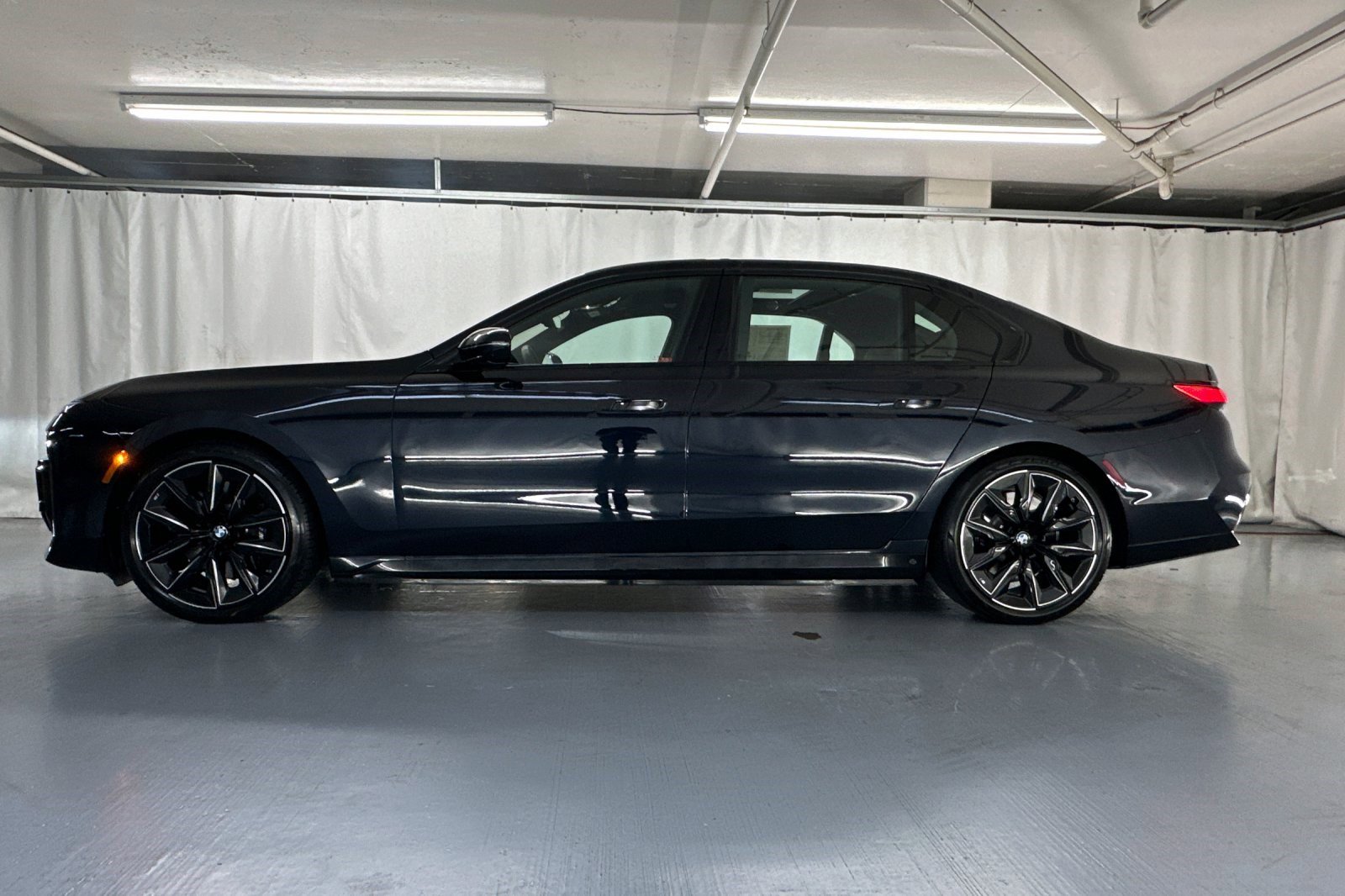 2025 Bmw i7 xDrive60 photo 2