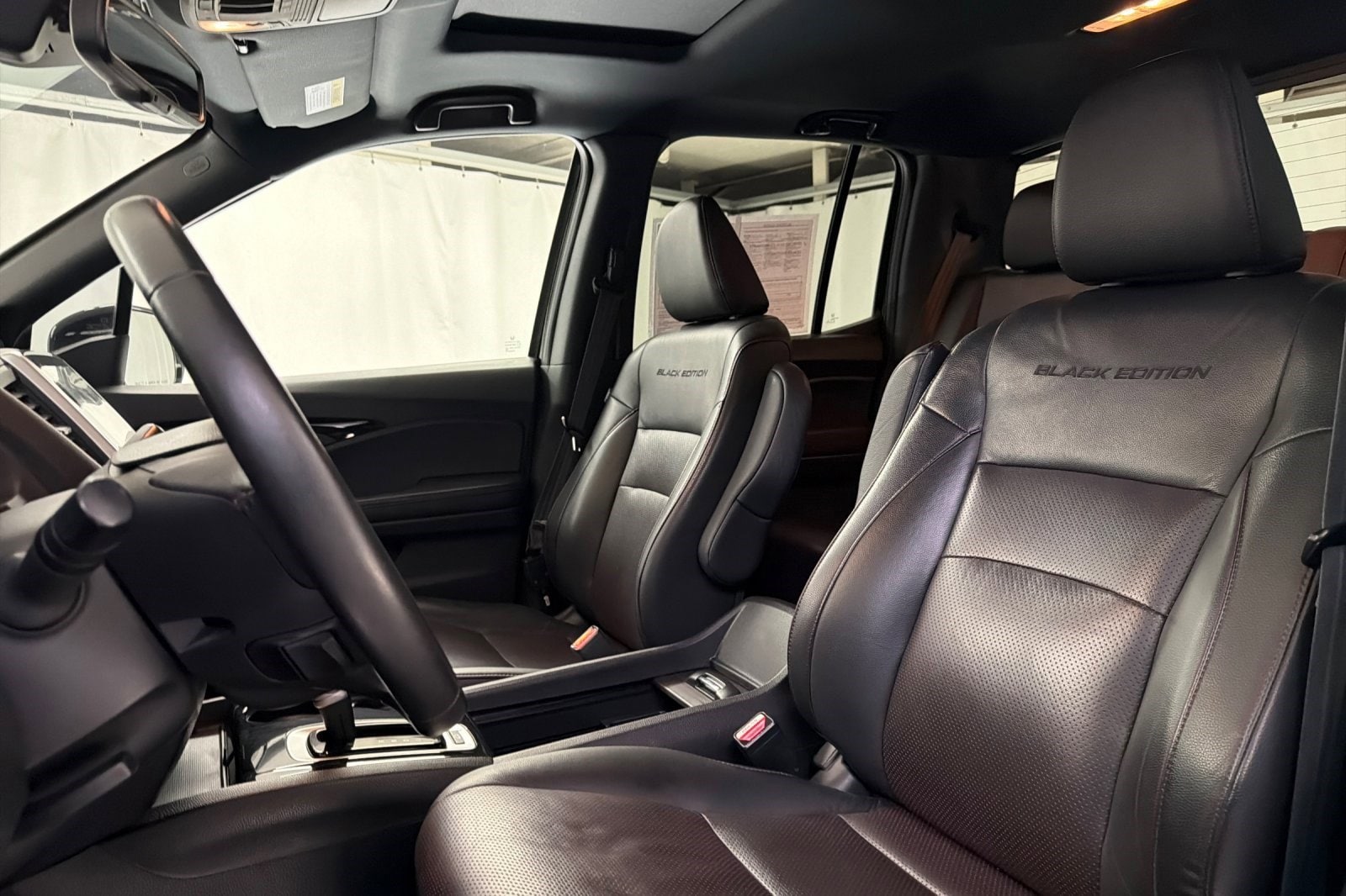 2019 Honda Ridgeline Black Edition photo 4