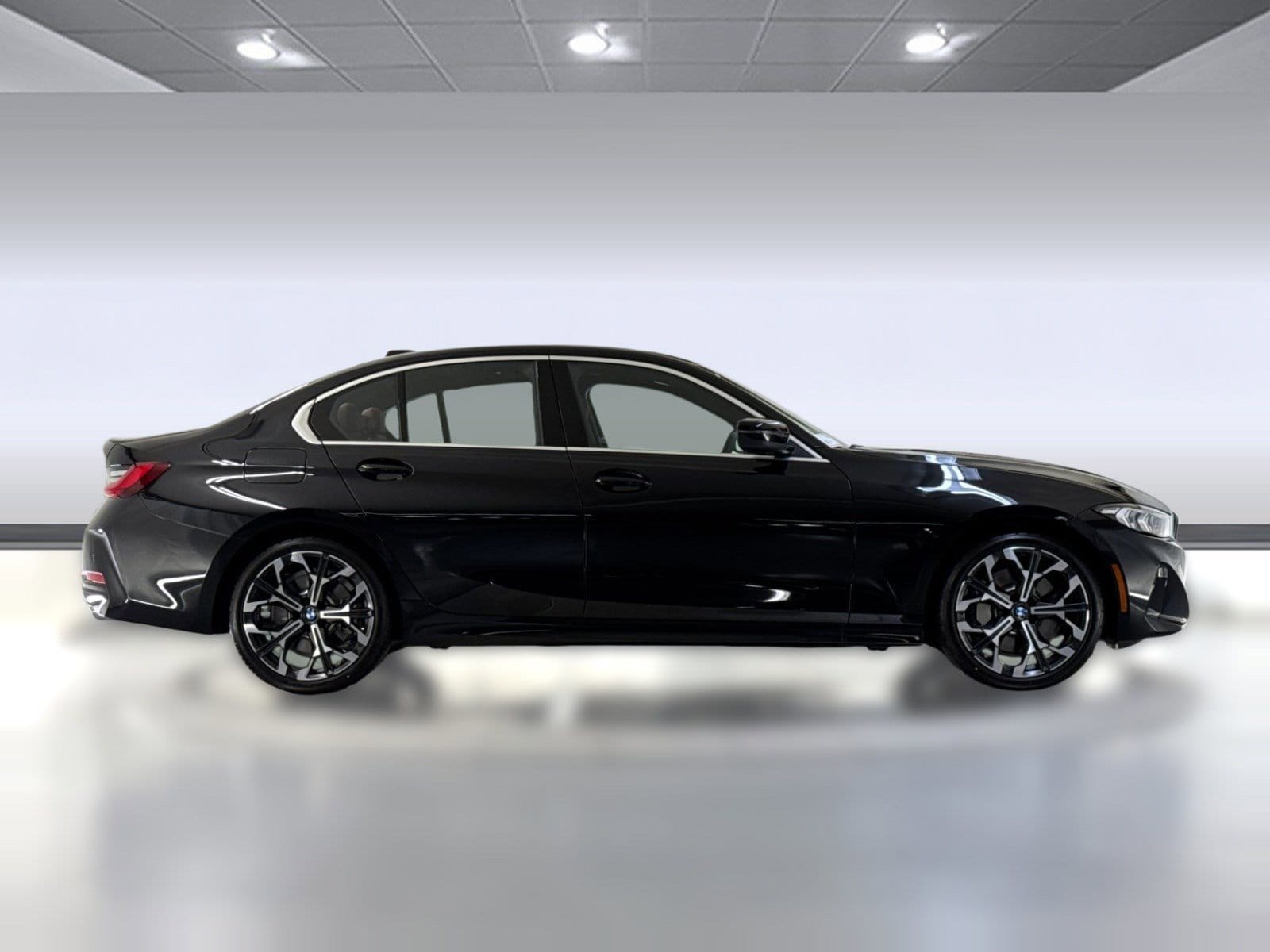 2026 BMW 330i photo 3