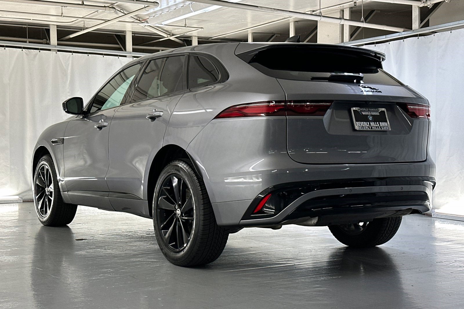 2024 Jaguar F-PACE P250 R-Dynamic S photo 3