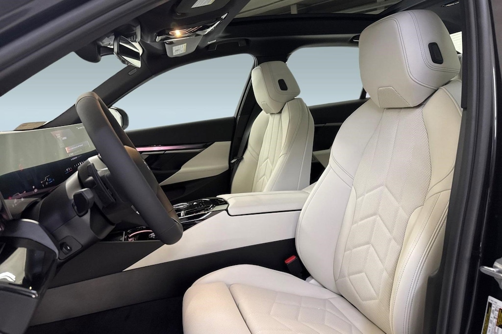 New 2027 BMW 550e xDrive Sedan