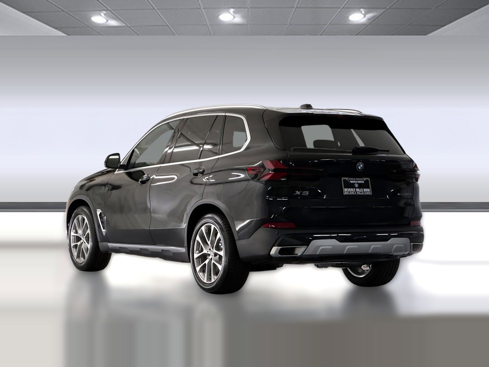 2026 BMW X5 PHEV xDrive50e photo 2