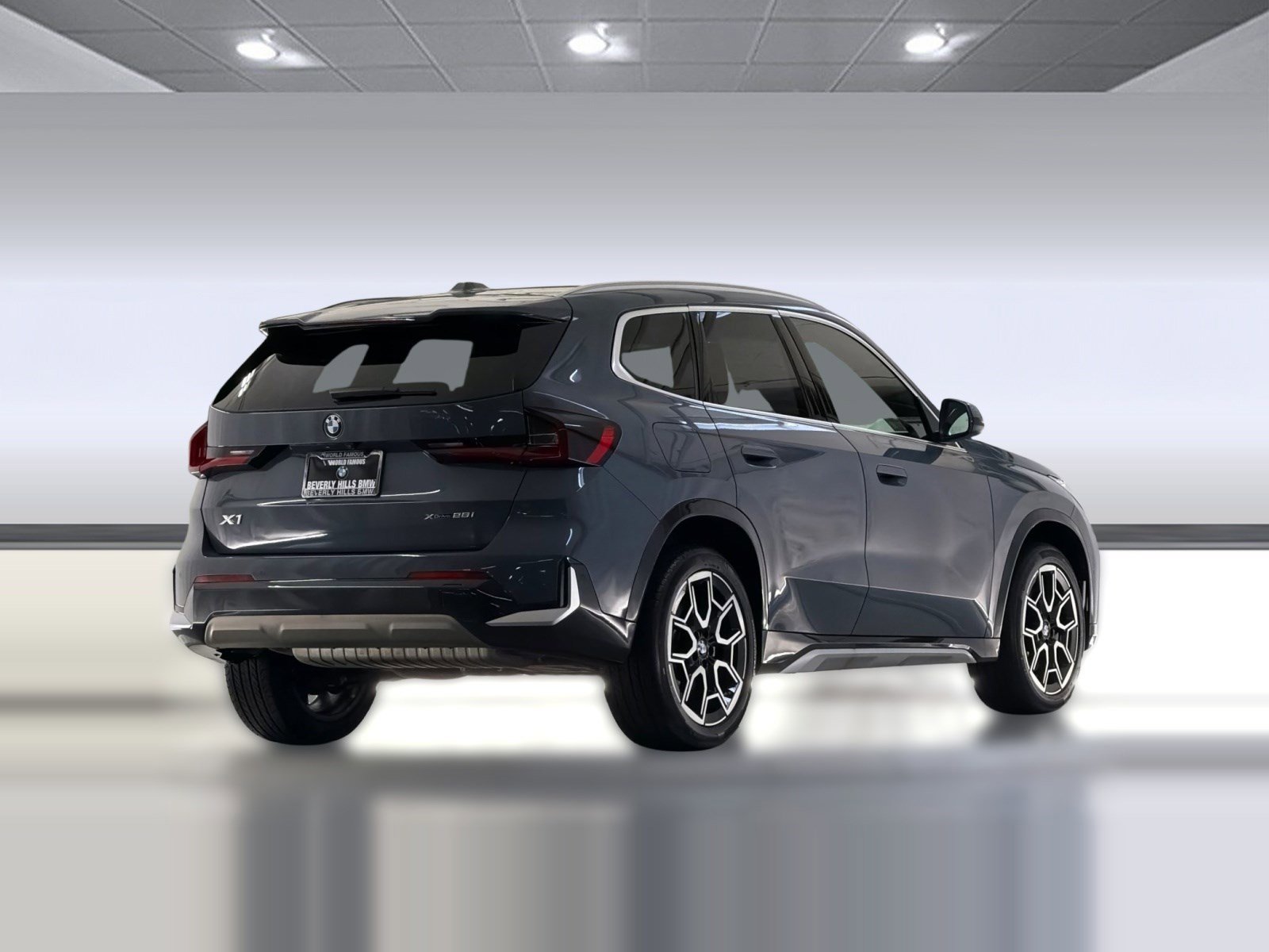 2025 BMW X1 xDrive28i photo 3