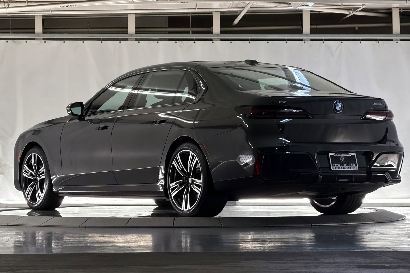 2023 BMW i7 photo 2