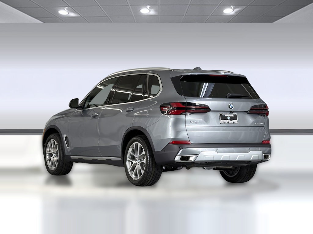 New 2026 BMW X5 sDrive40i SUV