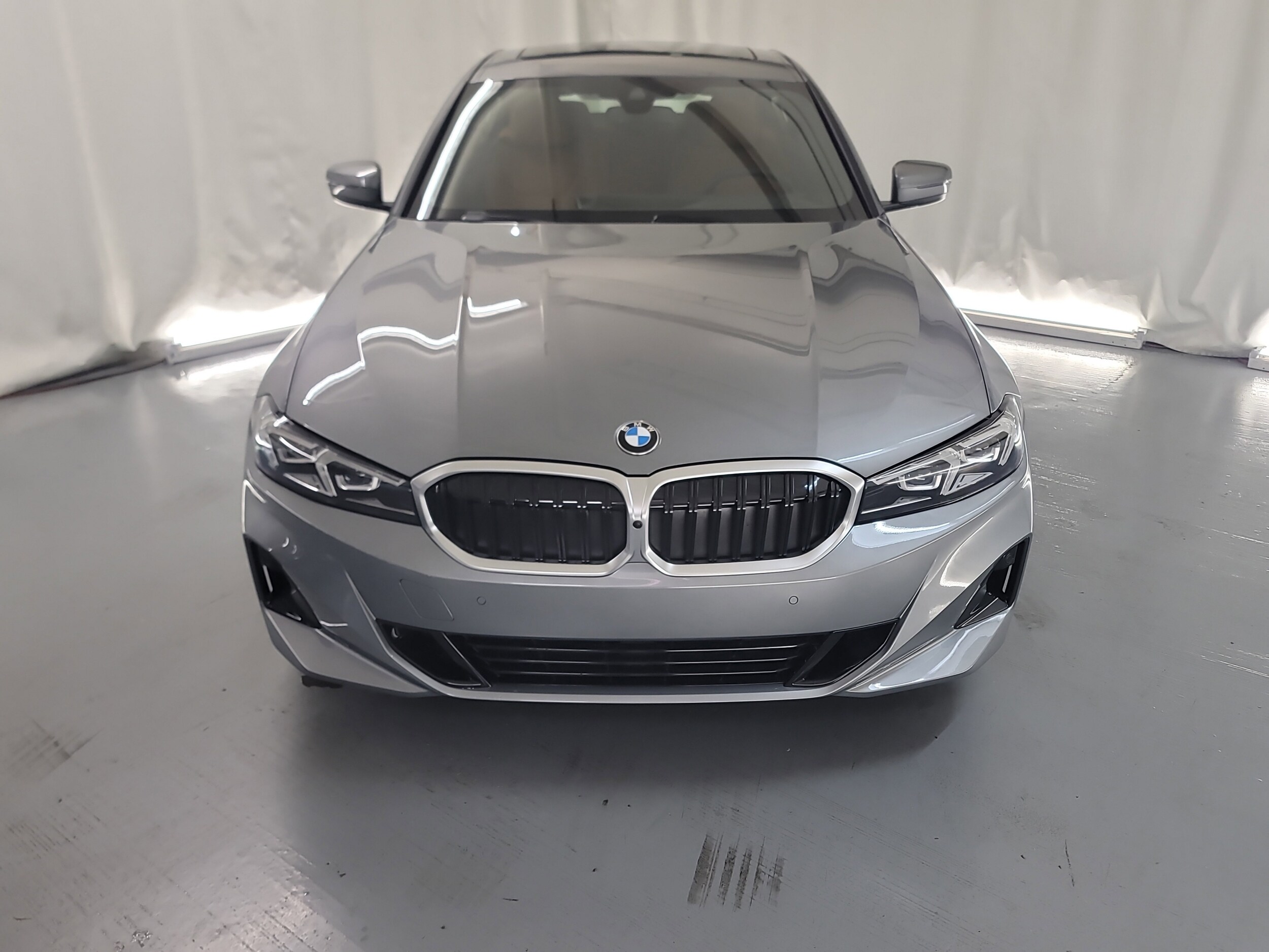 2025 Bmw 330i photo 2