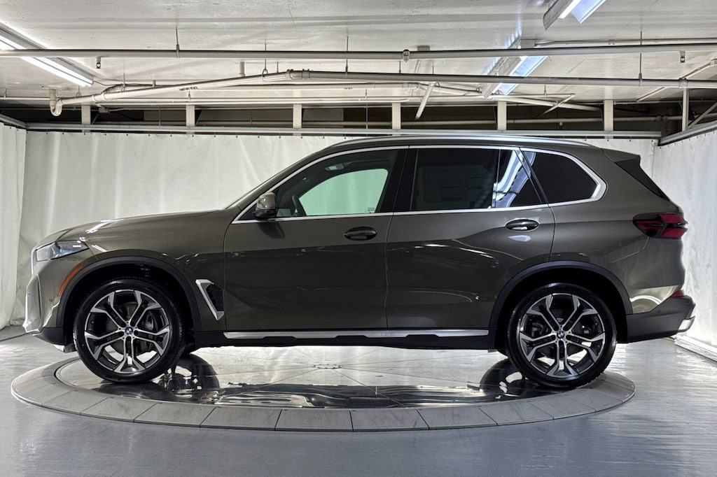New 2026 BMW X5 sDrive40i SUV