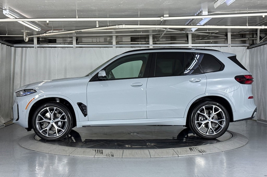 New 2026 BMW X5 sDrive40i SUV
