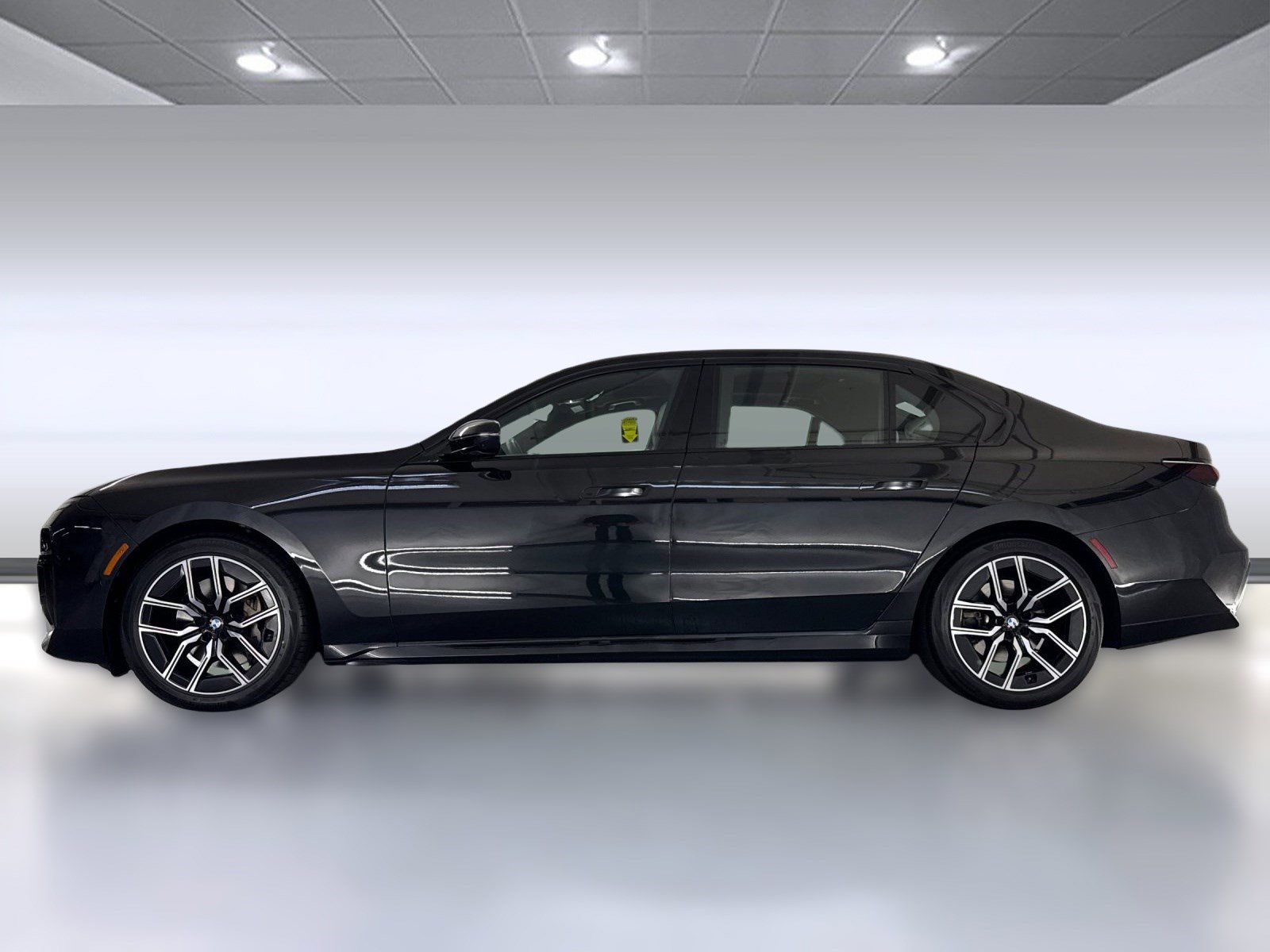 2023 Bmw 740i 7-series photo 2