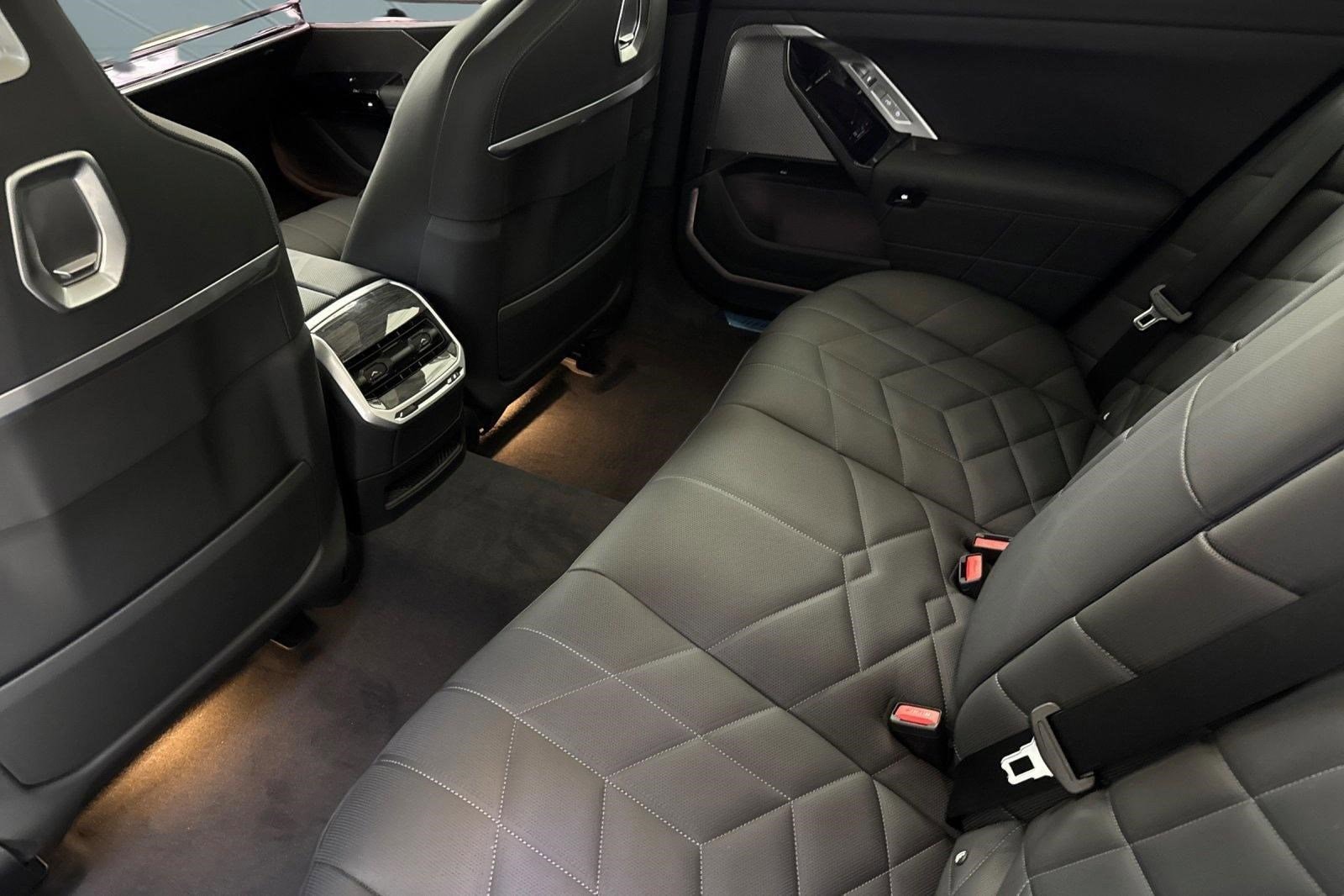 2025 BMW 7 Series 760i - Photo 22